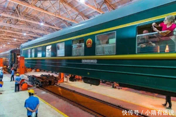 中国“最牛”火车，票价达6000元，比机票还贵，却仍一票难求！