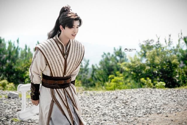  『烈哥』「NINE PERCENT」「分享」200321 新鲜烈哥美图大放送 范丞丞的锁骨请上保险谢谢