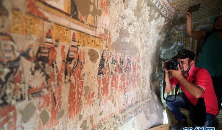 埃及开放两座3300年历史古墓，内部壁画保存完好