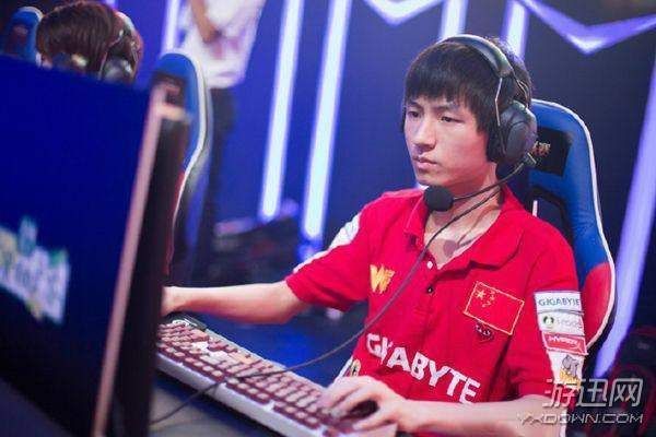 WE分析师正式回应出轨:对不起，将辞职接受一切处罚