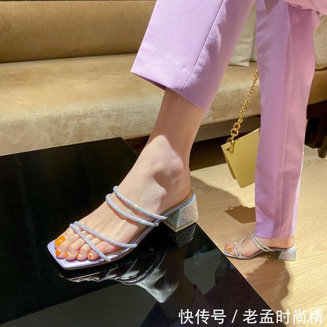 不失:大方又不失美感与优雅,干净利落充满都市丽人的感觉