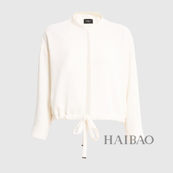 如何用白色单品时髦度夏