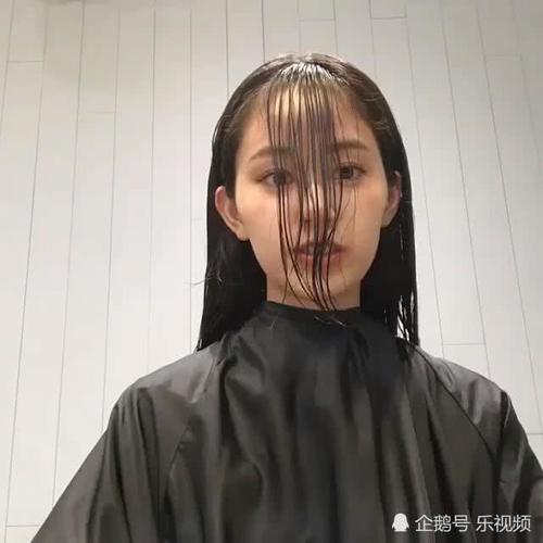 甜美小姐姐换发型，剪了个刘海后颜值堪比网红，网友：像金智媛