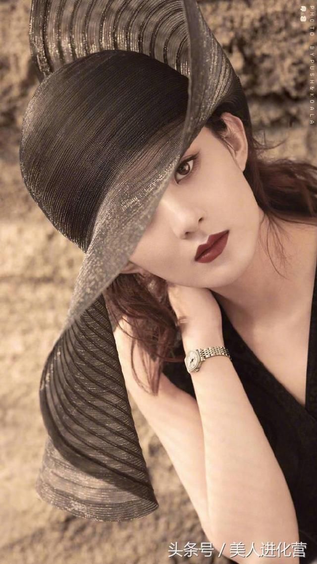 穿这么少，还能这么好看的赵丽颖，没有第二个了