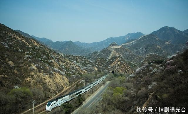  「列车」1909年，京张铁路建成；2019年，京张高铁通车