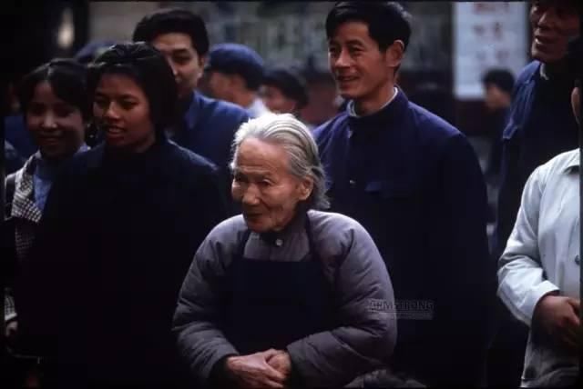 38年前美国夫妻拍下1600张游客照,让全世界看到没有PS过的中国有