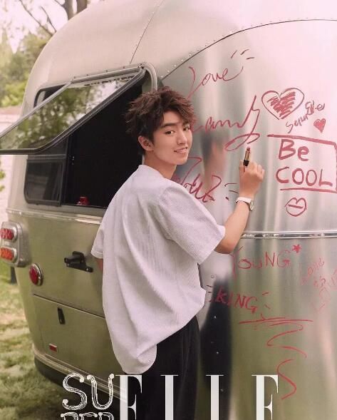 邓伦、任嘉伦、肖战代言的口红惊艳非凡，但他却无人争锋！