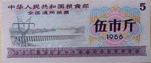  鲢子■专钓鲢鳙的民间钓法，牛屎团钓，据说中钩全是几十斤的大鲢子