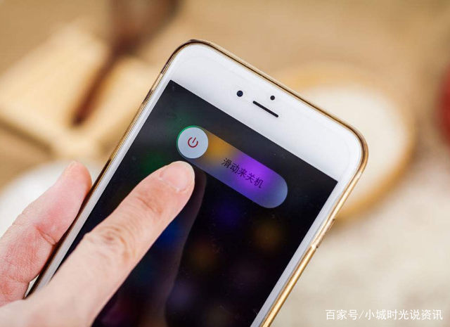 重启■手机关机后“开机”,跟直接“重启”有啥区别?网友:咋不早说!
