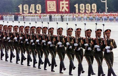 2019建国70周年如果大阅兵，谁来担任“总指挥”？我也很好奇！