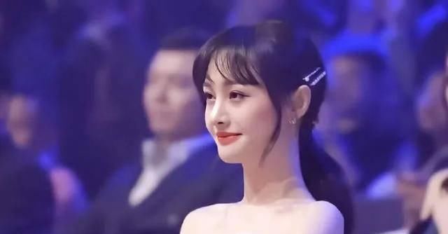  [美少女]90后郑爽不愧当红美少女！肤如凝脂身材优越锁骨惹人羡