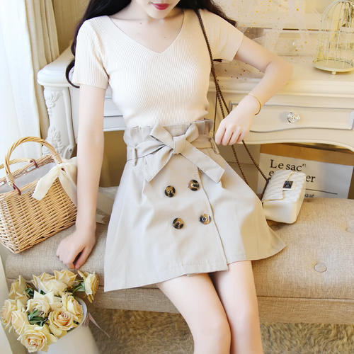 难怪老婆把去年衣服全扔了,原来今秋流行小香风,美的款款想买