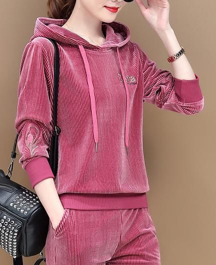  『女生』五一小长假出游,建议女生穿这三套衣服,减龄时髦又显瘦!