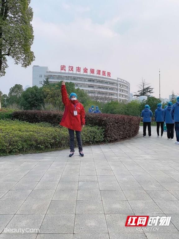  【泸溪县人民】组图丨她摘下口罩后的压痕，让人看哭了