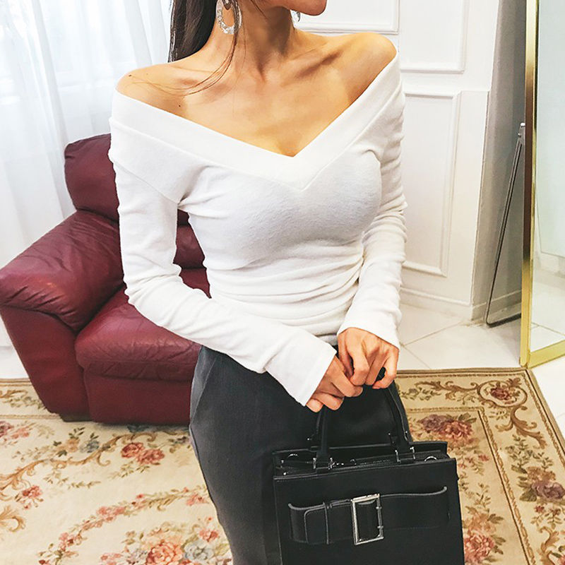 有好身材就别遮住!学聪明女人这么穿，勾勒完美曲线，性感又妩媚