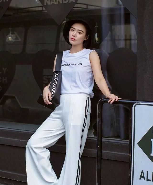  『西装外套』春最流行这 4 条裤子,时髦显瘦又高级