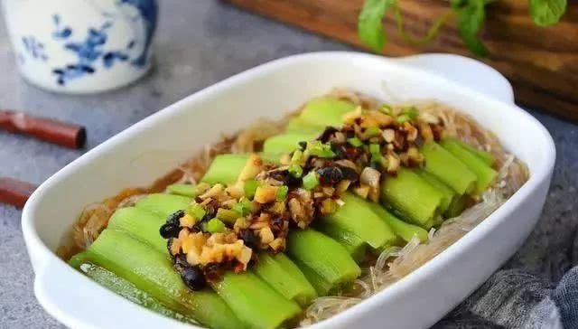 「粉丝」蒜蓉粉丝蒸丝瓜,这么做特别好吃
