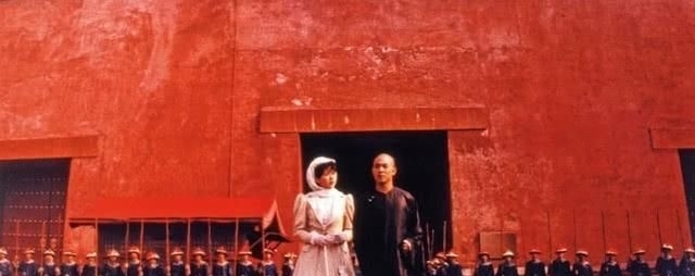 被誉为|1993被誉为“李连杰年”,他总票房狂收7.1亿,成龙星爷都不及他