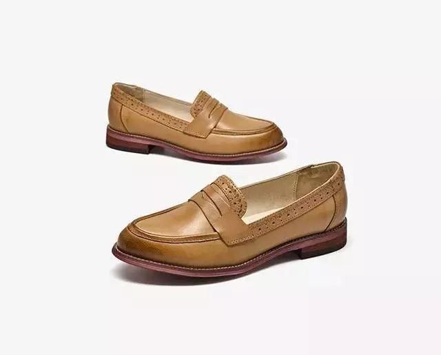 这双鞋流行了近百年，经典就是永不过时