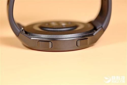『开箱』支持100种运动模式 华为Watch GT2e曜石黑开箱图赏