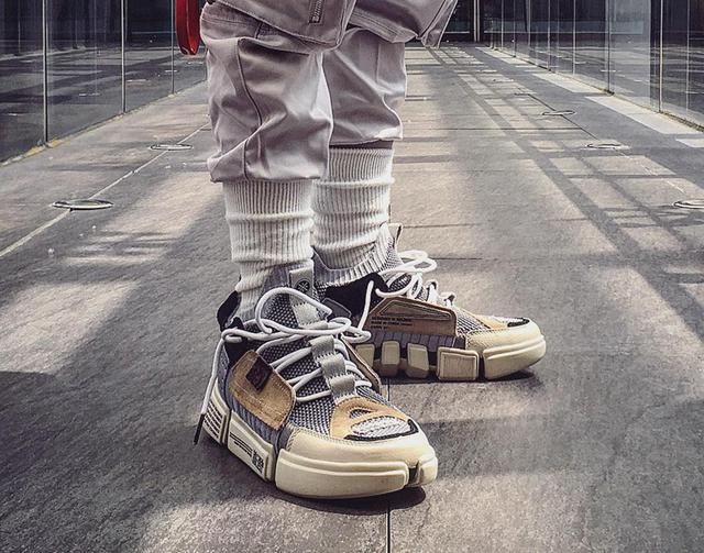 今年沾上 “它” 的球鞋都起飞了!有不少都涨了十多倍!