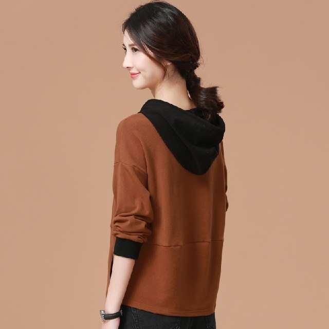 天渐凉别穿裙子，这些卫衣显年轻又好看，四五十女人秋天穿美了