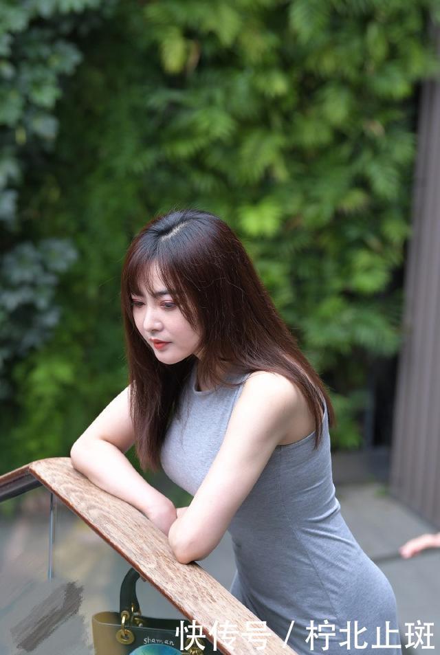 「连衣裙」看上去很紧身的连衣裙,胖姑娘说:我们一样很漂亮