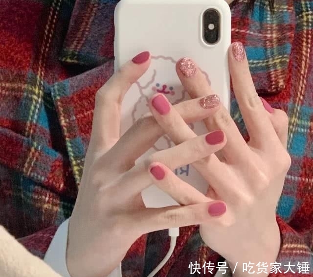 『感觉』春天你做美甲了吗？这几款“仙气逼人的美甲”，让你变得更漂亮