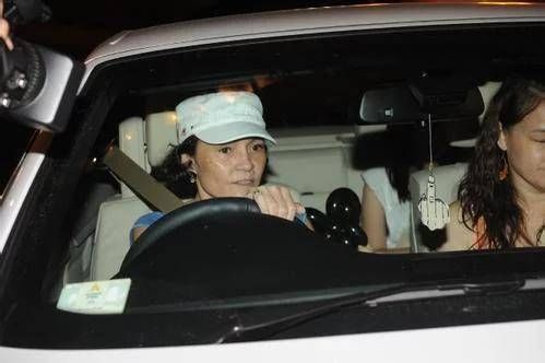 谢霆锋妈妈和张柏芝妈妈，没有对比就没有伤害，网传不和，打脸造