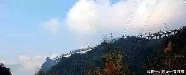  【承重】中国这座大桥再创辉煌，以山体作为承重梁，给世界上了
