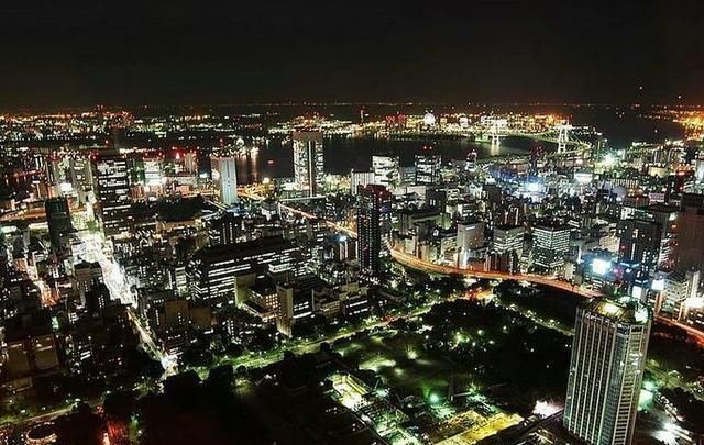  #天空#比中国第一高楼还高,你知道世界最高的电视塔在哪里吗?