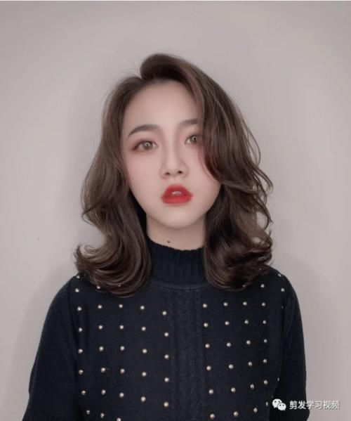  换季：夏季换季就该换发型