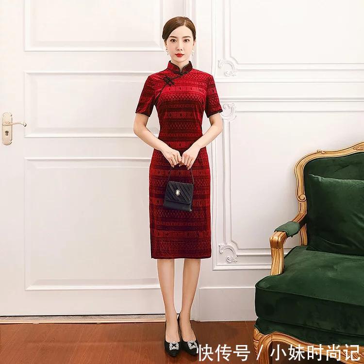 雍容:根据风韵选旗袍,中式丝绒,最是典雅雍容!