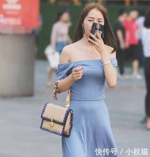 『美女』街拍美女:孤独的感觉之所以如此之重,只是因为想得太深!