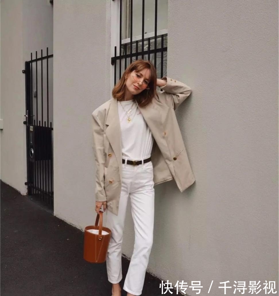  『以很好』春夏搭配不够高级可能你还没有尝试过白色裤子，不显胖更惹眼