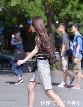『气质』黑色吊带搭配西装裙有多帅?有种又有气质又时尚的美女!