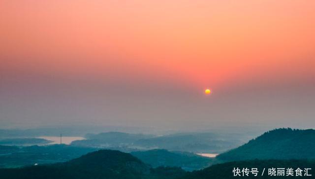 横跨两省的无赖景区，分成两个部分，到了山顶要再次买票