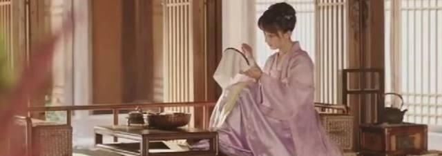 「上线」继《知否》后,赵丽颖终于带着新作《有翡》来了,阿翡即将上线