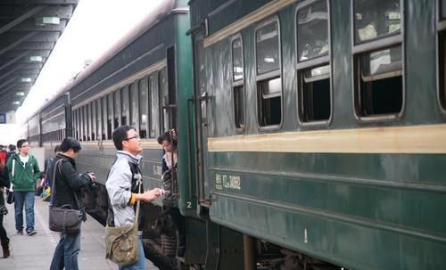  「高铁」为什么有人宁愿买火车的卧铺都不愿意坐高铁？