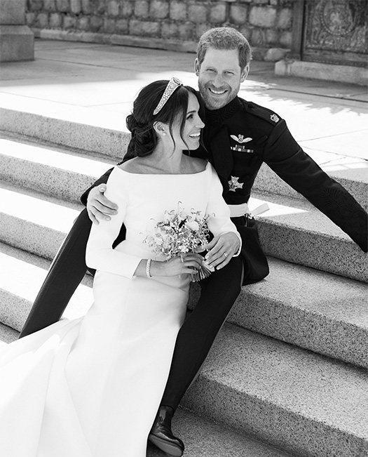 梅根晋升新的皇室时尚偶像，凯特王妃不再孤单，妯娌俩都很优秀！