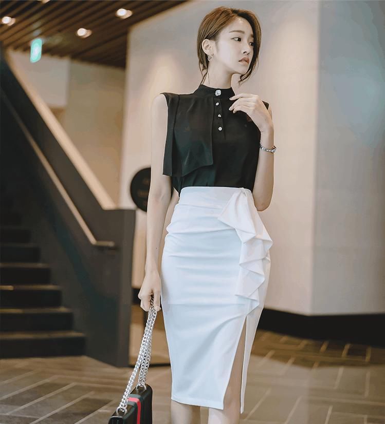 『 开叉』白色包臀开叉半身裙, 尽显美女的优雅气质，黑色经典无袖衬衣,