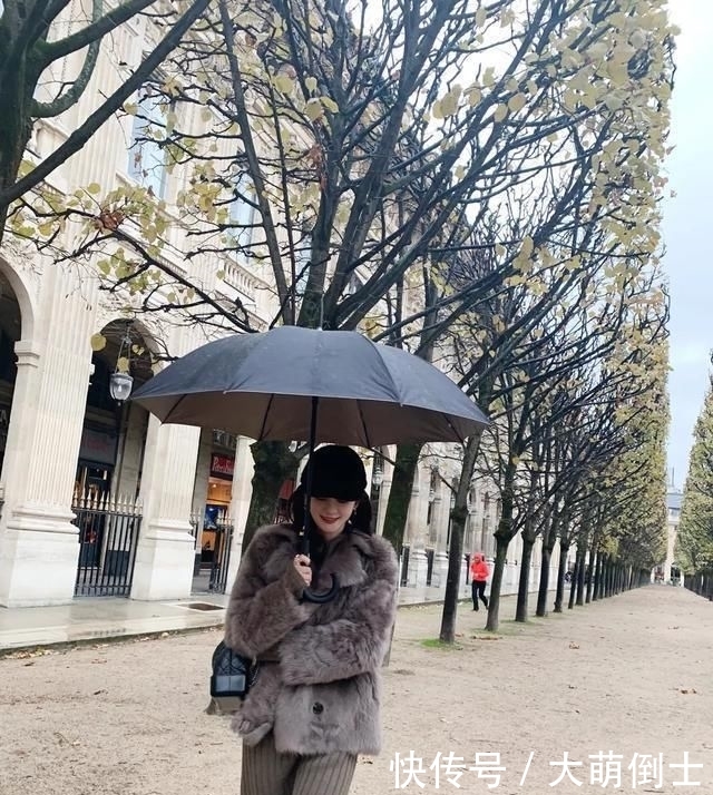 『针织』忽冷忽热的季节,内搭是关键!这样穿脱了外套也超美