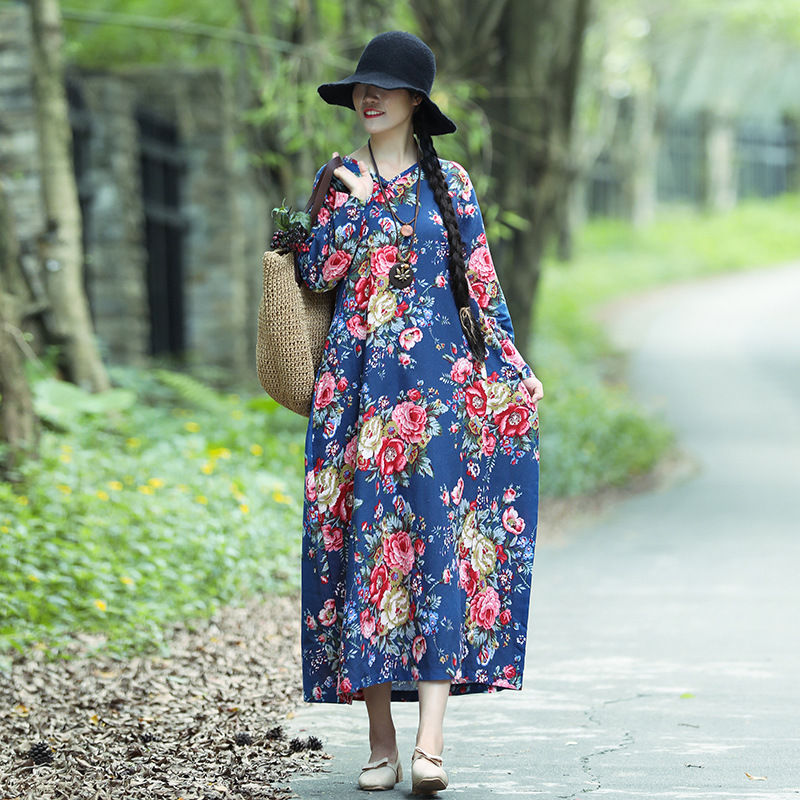 立秋到了，瞧瞧刚刚上新的连衣裙，独特迷人，上身白嫩漂亮飞起来