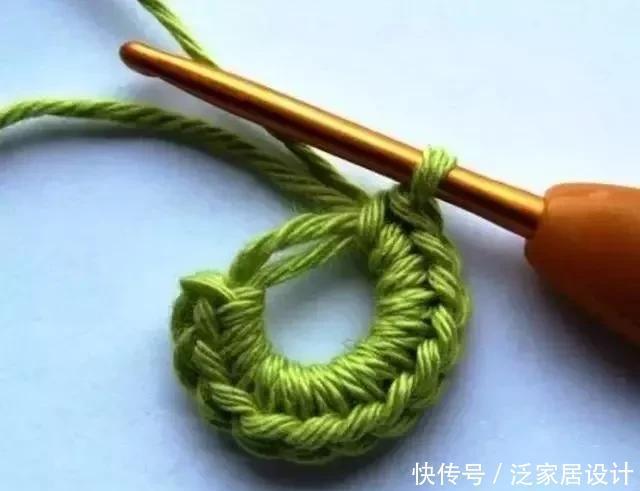小花|钩编5层立体小花,用它制作装饰品很漂亮,喜欢就钩一朵吧