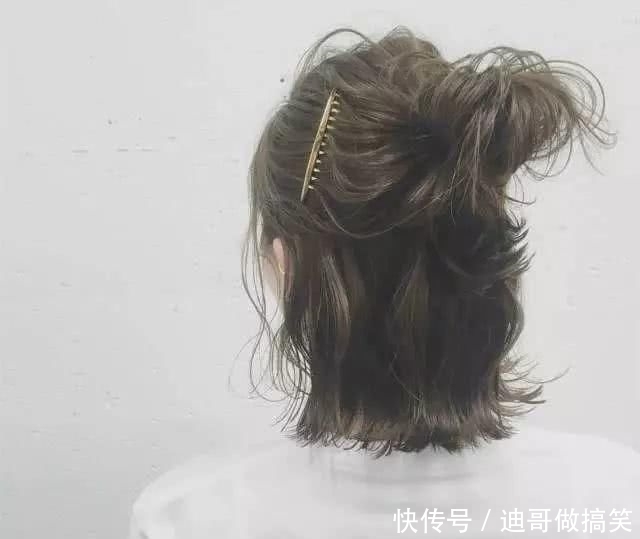 「半丸子头」一根皮筋就能搞定的7款发型,前三款超简单,手残党也能轻松学会