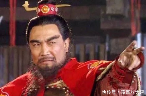 「孔融」四岁让梨的孔融,令刘备曹操都恭恭敬敬,他当时的地位有多高?