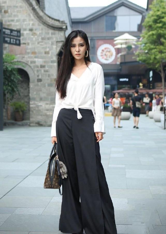 街拍：如果我有图3这样的身材，就任性狂吃还不怕丑