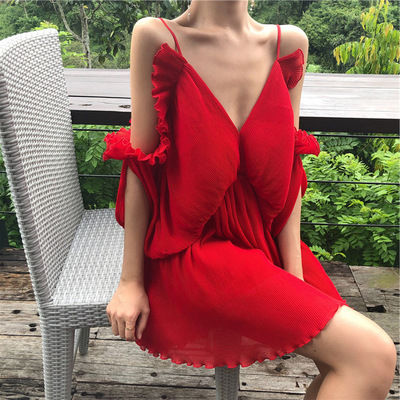 吊带多情，深V性感，好身材秀出来!锁骨美背诱人胸一个都不放过