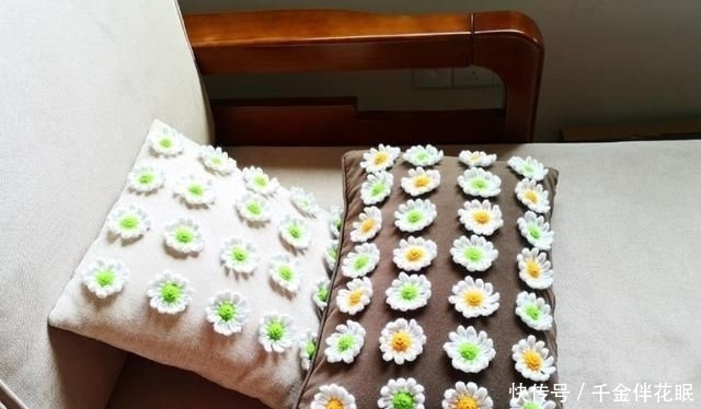  「花香」像闻花香一样看着雏菊，每天都变得美丽