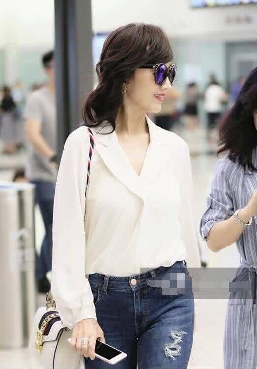 4岁赵雅芝穿紧身牛仔裤现身，全身上下没有一点赘肉，00后要疯了